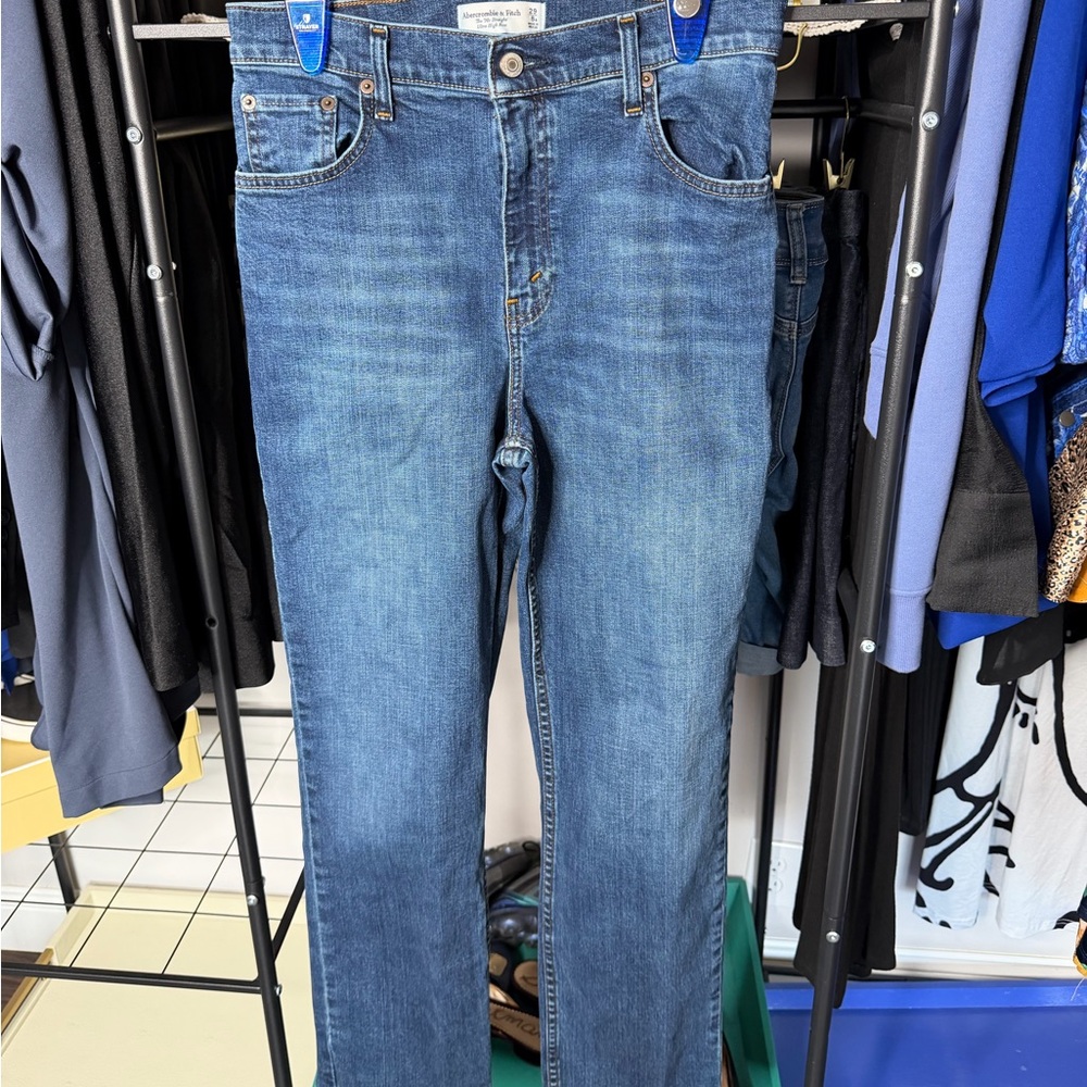 Abercrombie 90’s High Rise Straight